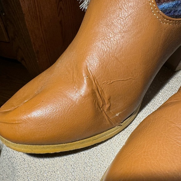 Zoey pull-on boots with colorful yarn-wrapped shaft Size 9 - Picture 6 of 6